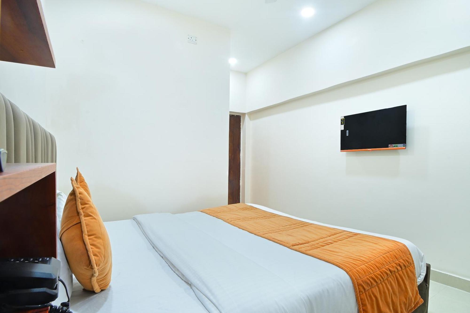 Chowdhry Tourist Lodge - New Delhi Railway Station - 2 Minutes Walk Екстериор снимка