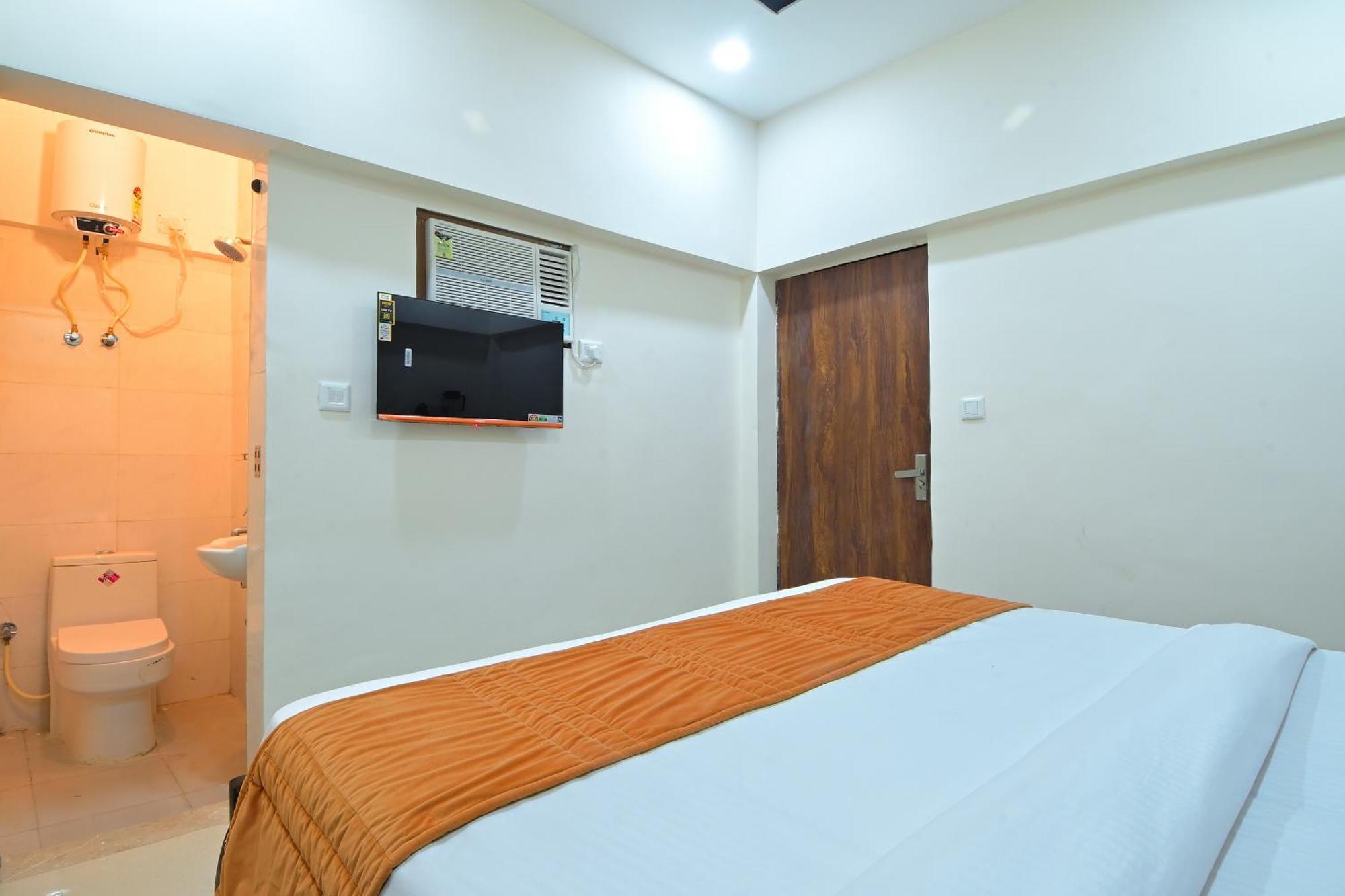 Chowdhry Tourist Lodge - New Delhi Railway Station - 2 Minutes Walk Екстериор снимка